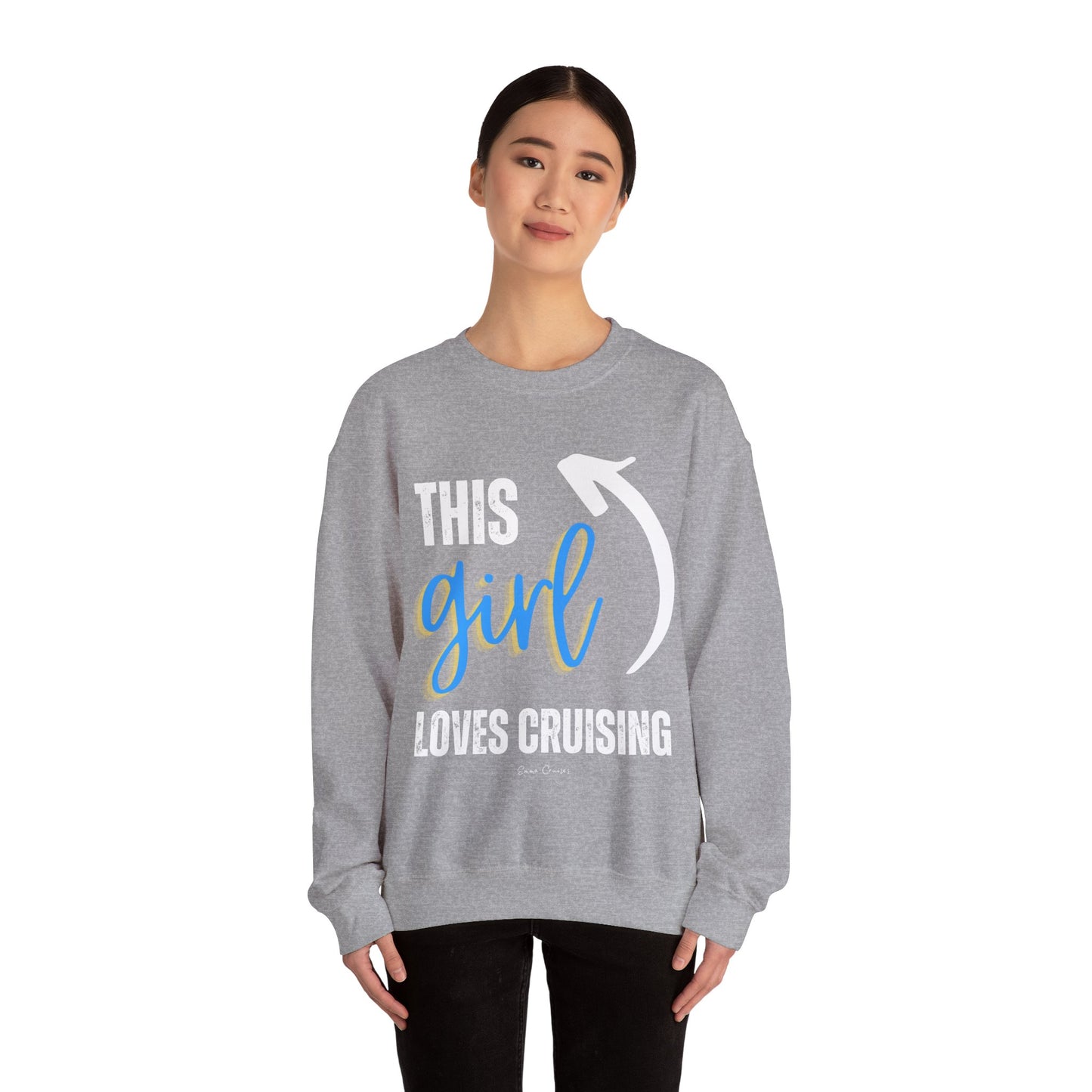 This Girl Loves Cruising - UNISEX Crewneck Sweatshirt (UK)