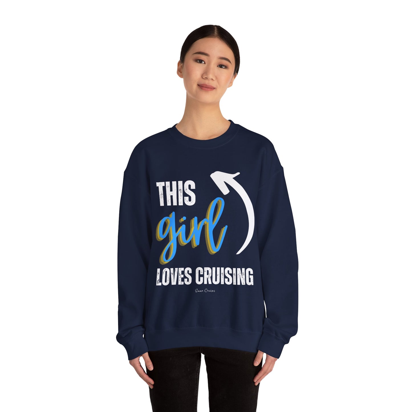 This Girl Loves Cruising - UNISEX Crewneck Sweatshirt (UK)