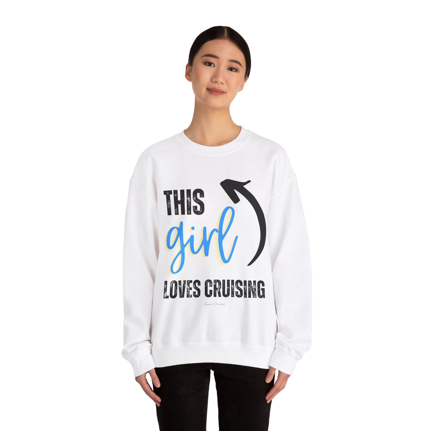 This Girl Loves Cruising - UNISEX Crewneck Sweatshirt (UK)