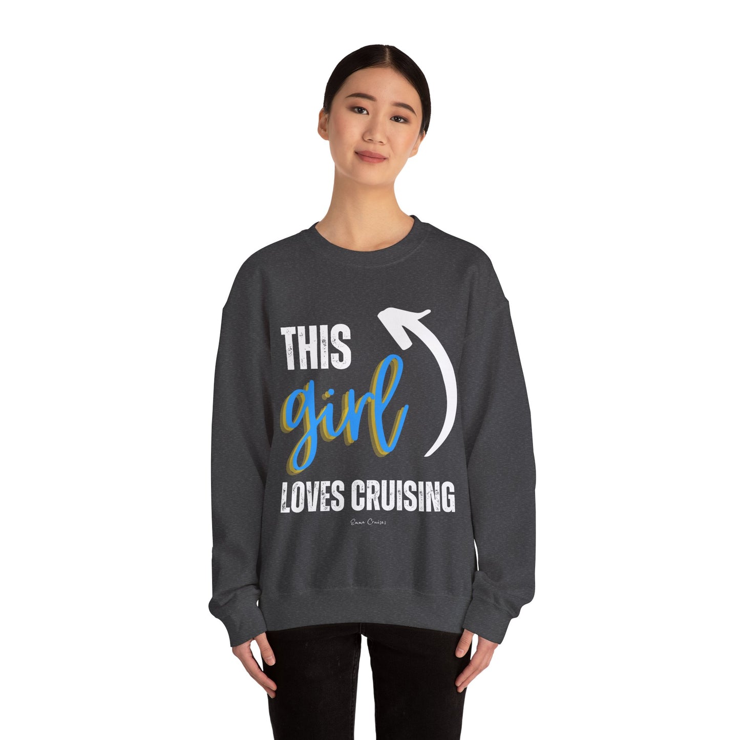 This Girl Loves Cruising - UNISEX Crewneck Sweatshirt (UK)